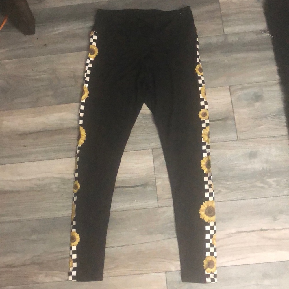 Black sunflower leggings